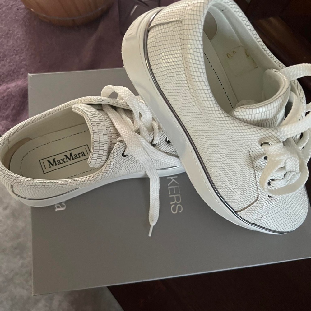 Sneaker